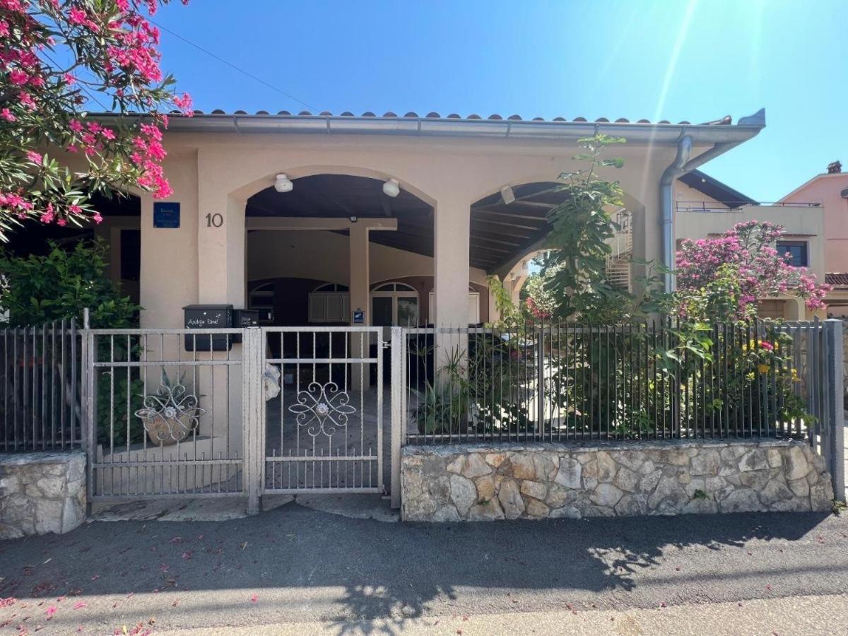 Duffys Lägenhet Zadar Exteriör bild